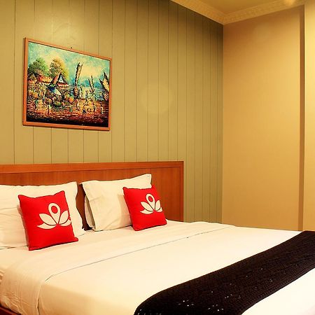 Zen Rooms Bukit Tunggul Bandung Esterno foto