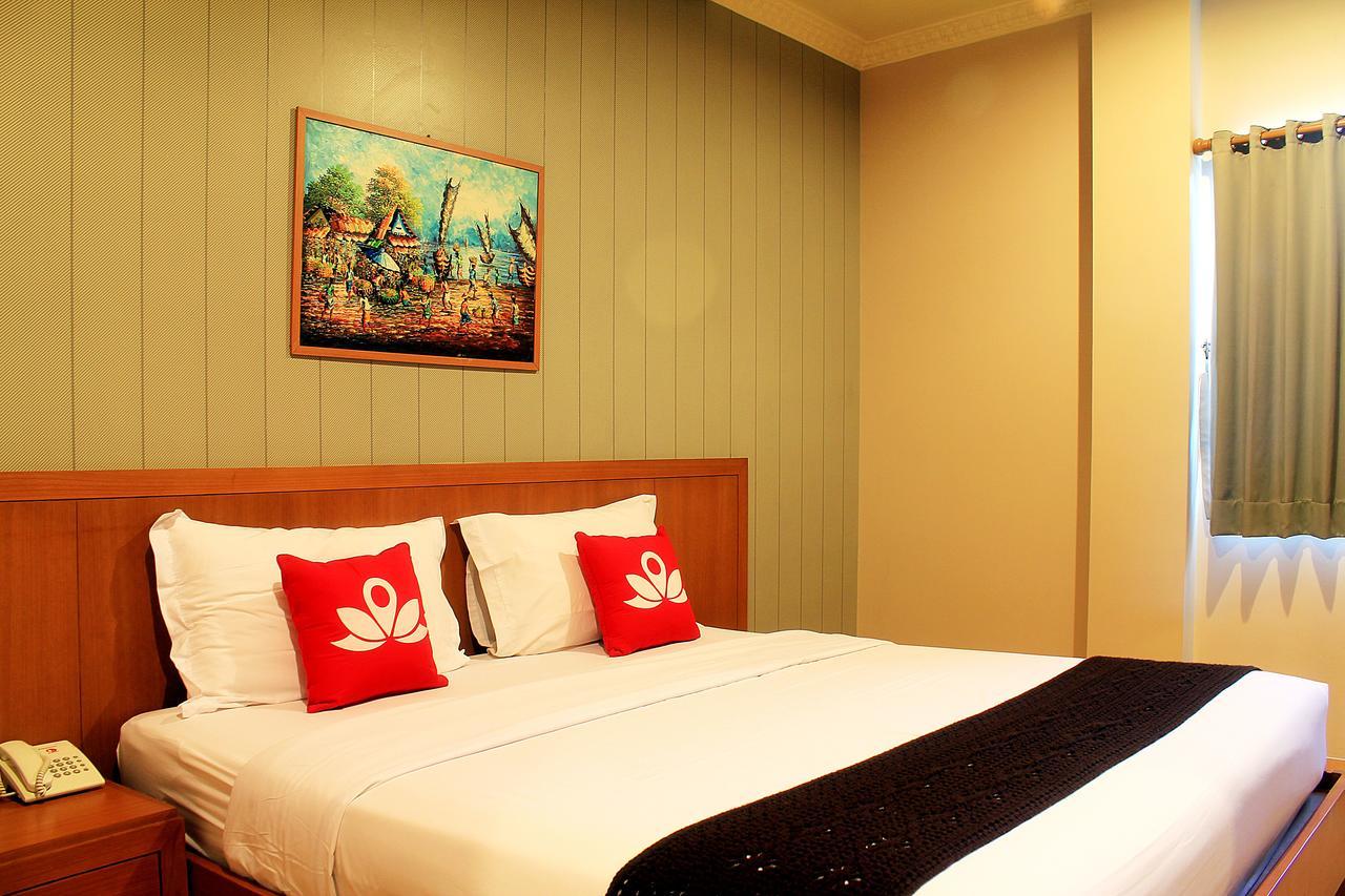 Zen Rooms Bukit Tunggul Bandung Esterno foto