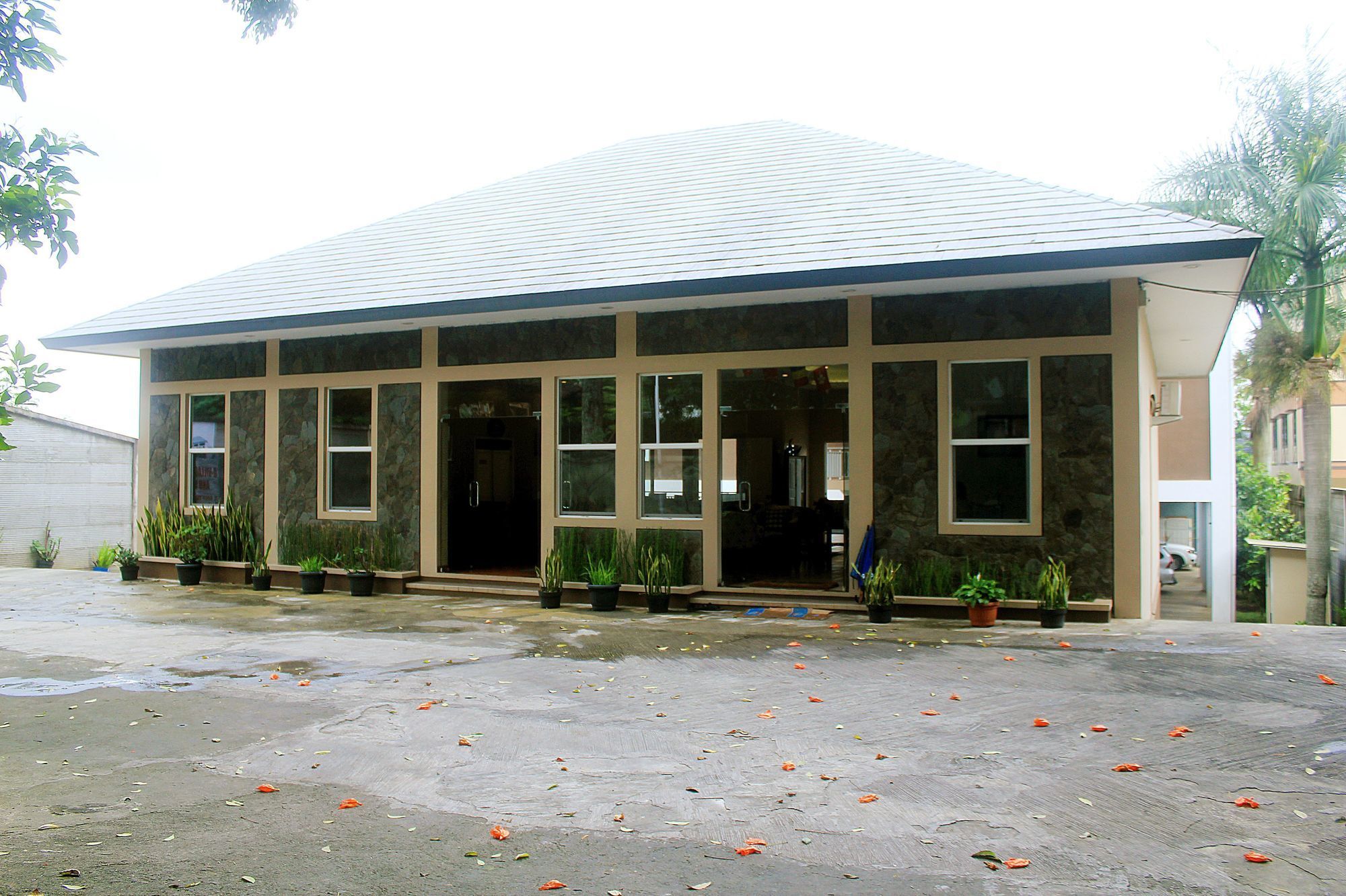 Zen Rooms Bukit Tunggul Bandung Esterno foto