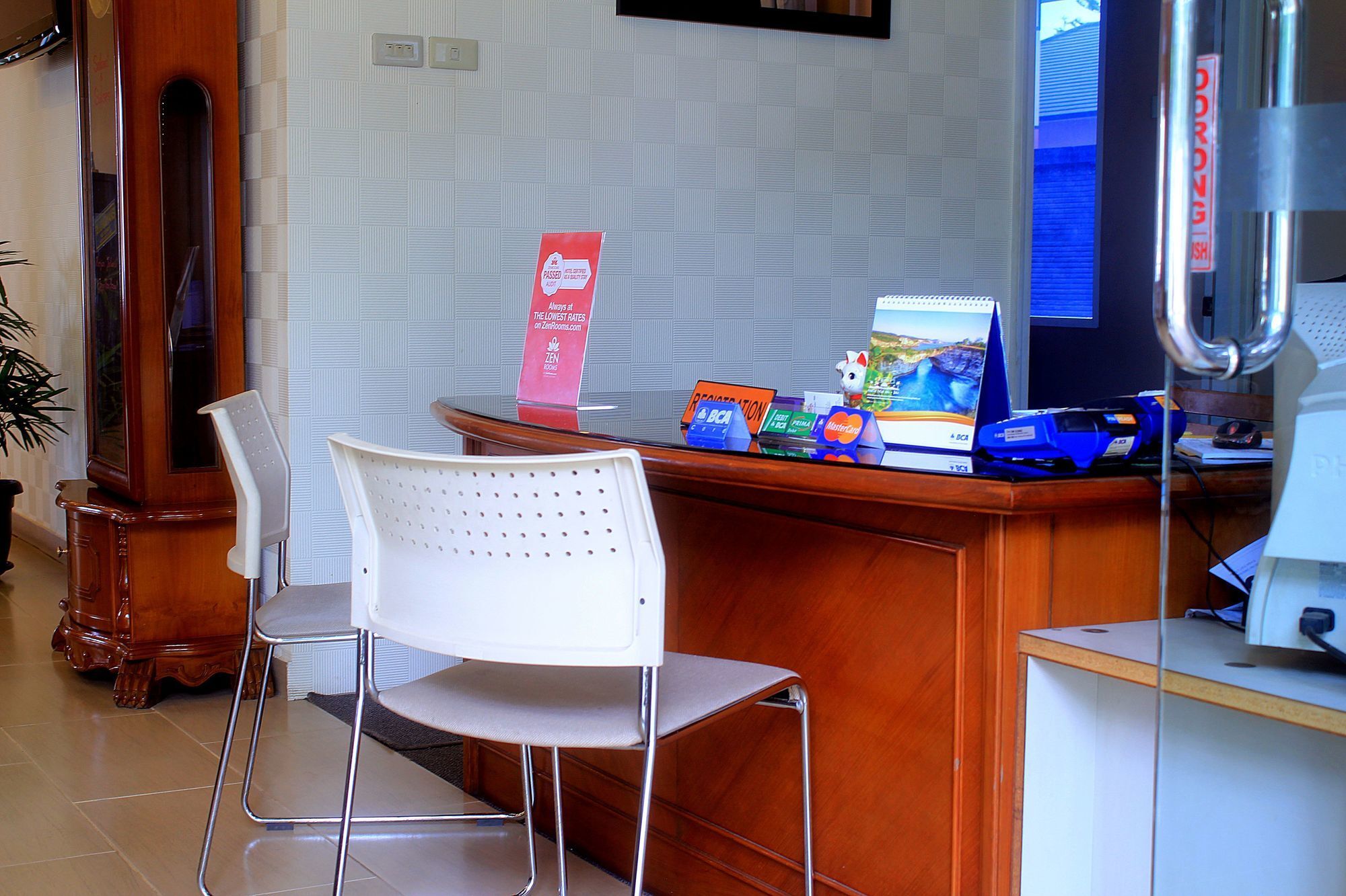 Zen Rooms Bukit Tunggul Bandung Esterno foto