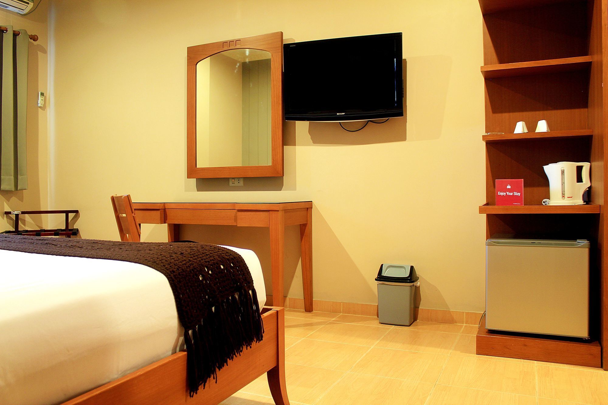 Zen Rooms Bukit Tunggul Bandung Esterno foto